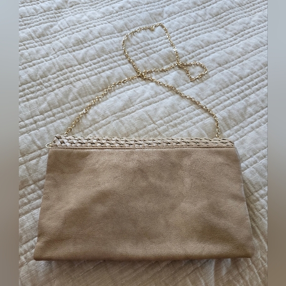 Urban Expressions Elegant Tan Clutch with Gold Chain - Picture 7 of 9